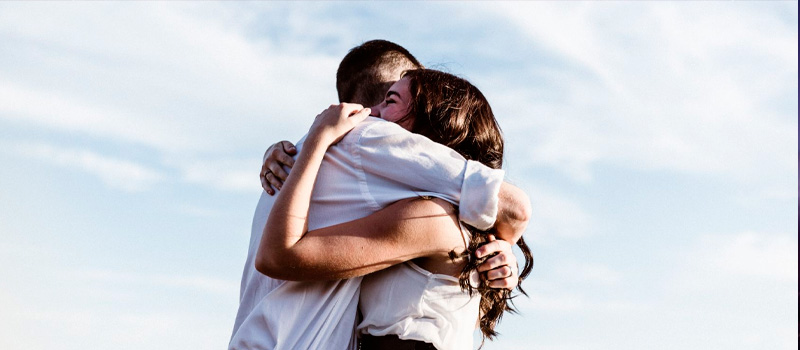 Abrázame te lo pido