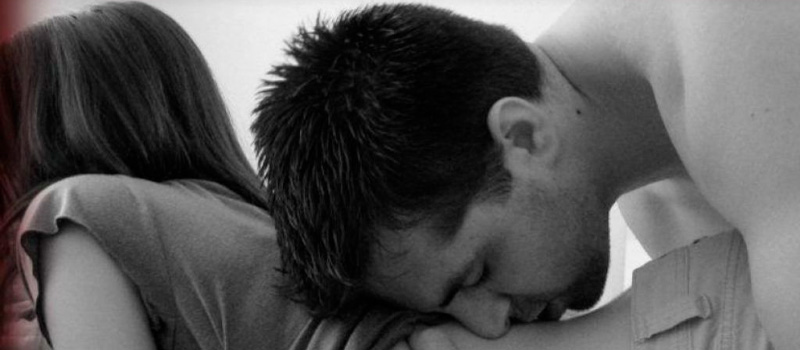 CON UN BESO MIS DELIRIOS